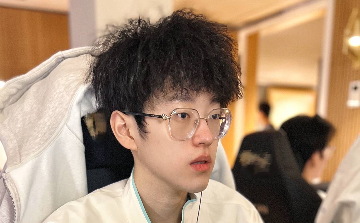 开云体育官网-DK血洗FNC，Viper关键团战开团秒人鏖战多局全球总决赛，引爆全场热议