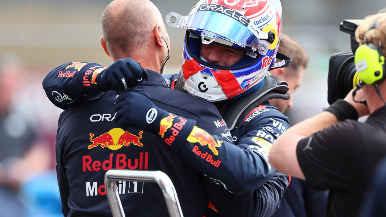 法拉利完胜梅赛德斯,维斯塔潘统治全场 法拉利完胜梅赛德斯,维斯塔潘统治全场