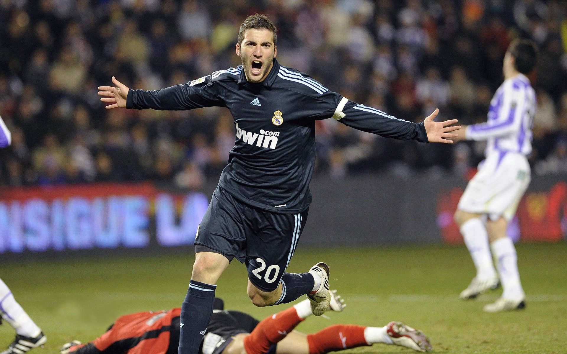 开云APP-楚阿梅尼一剑封喉！摩洛哥压哨绝杀波兰，奥运门票争夺战上演窒息剧本