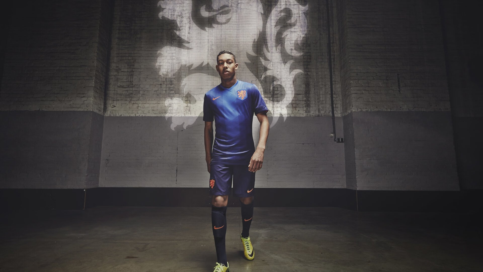 欧冠奇迹夜！苏格兰寒流冻结斯坦福桥，草根足球给金元帝国上了一课