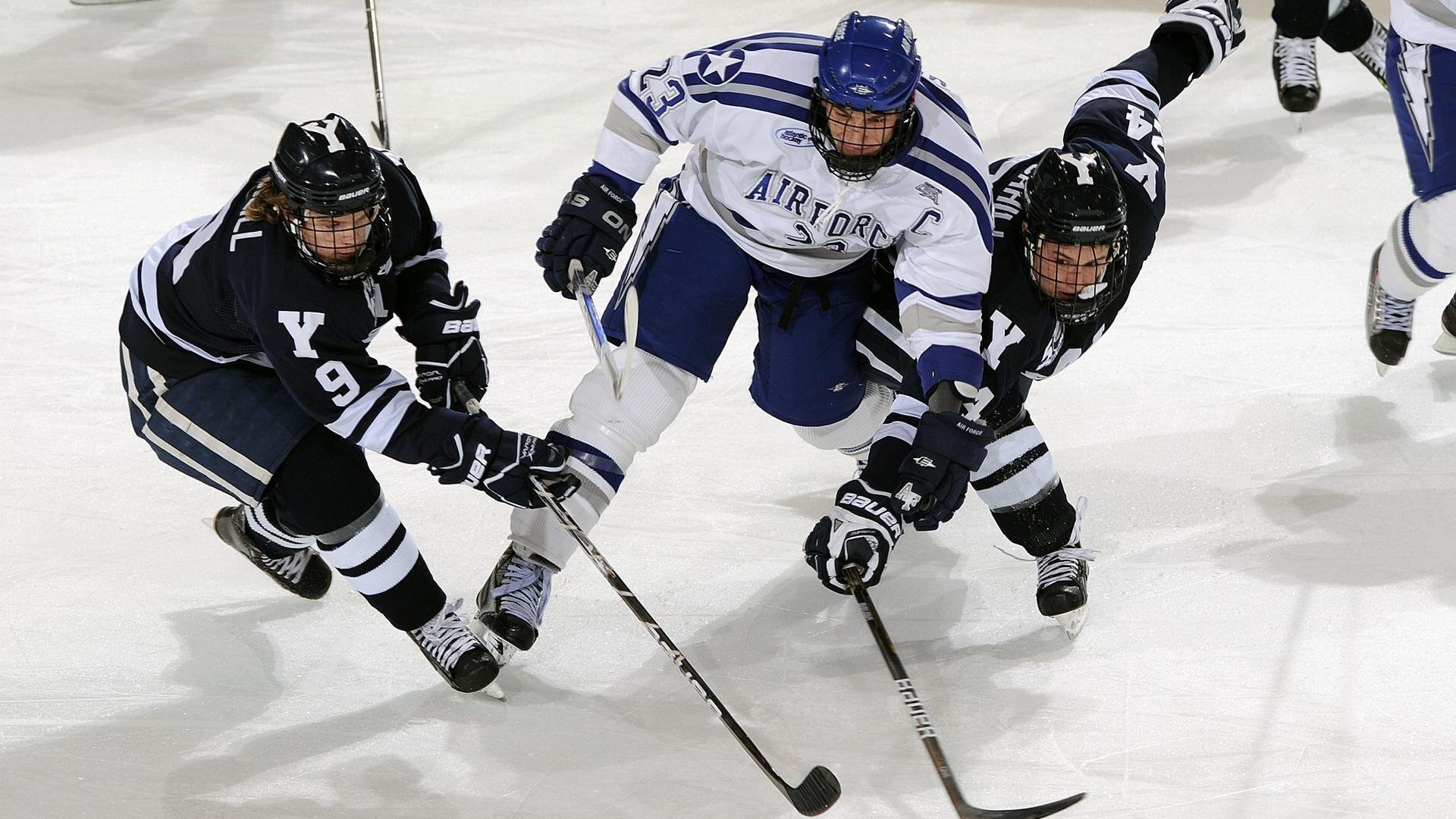 当绿茵场变身为F1赛道，秘鲁进站策略斩落丹麦，一场非典型世界杯攻防战