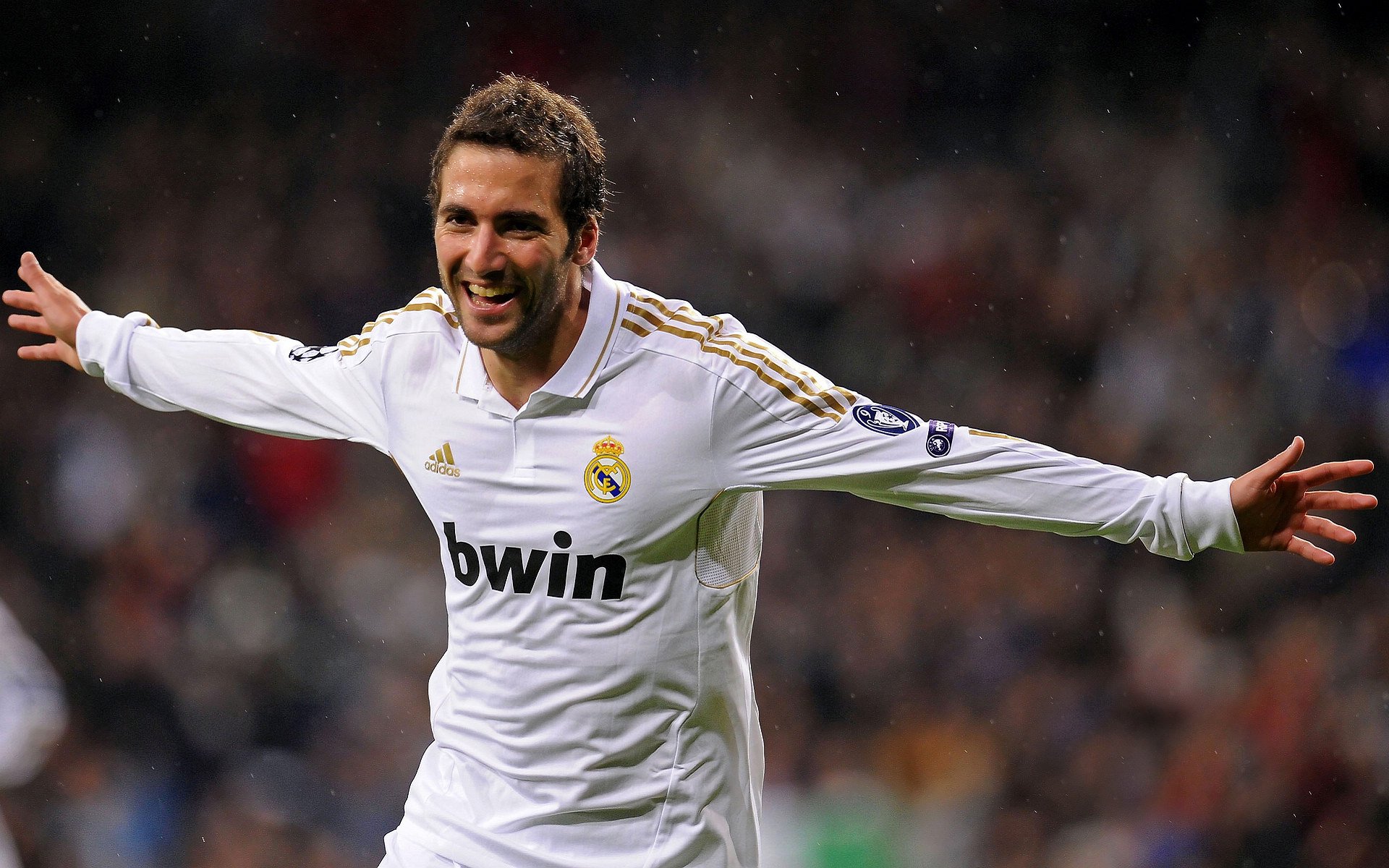 沙特资本颠覆足坛格局！卡瓦哈尔绝杀拜仁，亚洲风暴席卷欧洲